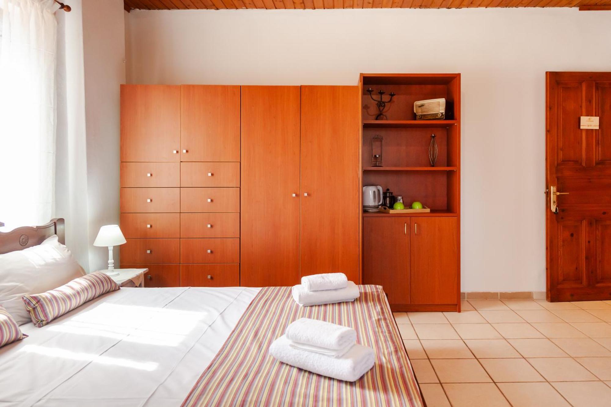 Amnisiades Apartments Καρτερός Εξωτερικό φωτογραφία