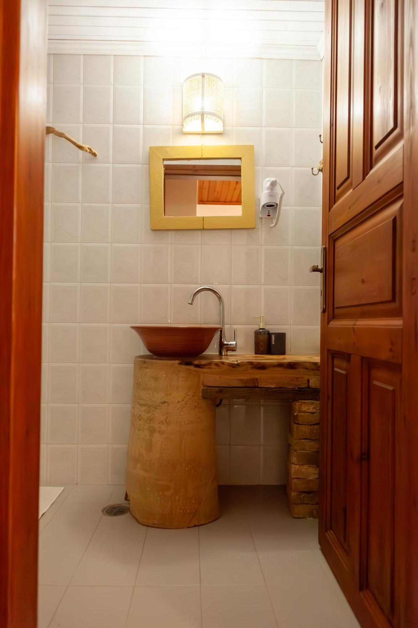 Amnisiades Apartments Καρτερός Εξωτερικό φωτογραφία